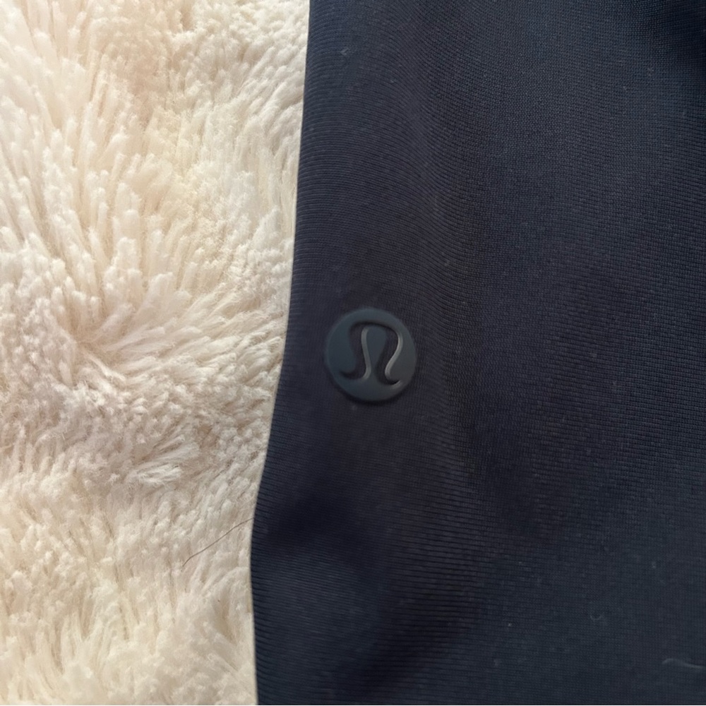 Lululemon Short - Picture 3 of 5